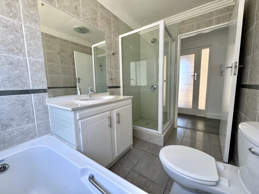 3 Bedroom Property for Sale in Beachfront Western Cape